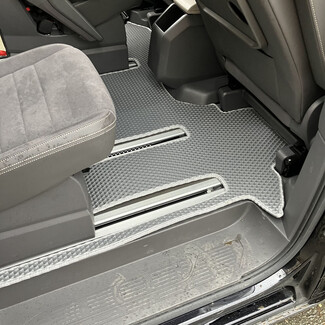 Коврики на Volkswagen Multivan (T7) 2021 - 2026 в Волгограде Коврики на Volkswagen Multivan (T7) 2021 - 2026 в Волгограде