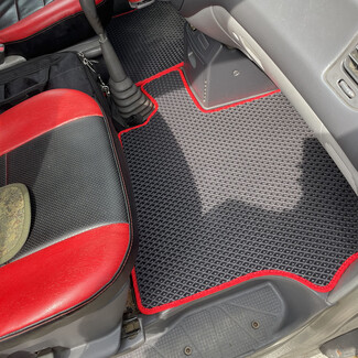 Коврики на Mitsubishi Space Gear 1994 - 2007 в Волгограде Коврики на Mitsubishi Space Gear 1994 - 2007 в Волгограде