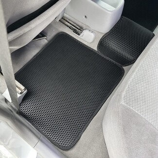 Ворсовые коврики на Mazda 323 1998 - 2003 в Волгограде Ворсовые коврики на Mazda 323 1998 - 2003 в Волгограде